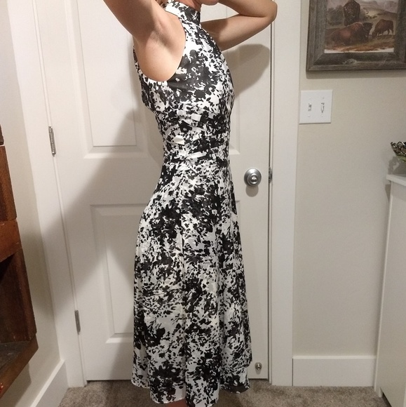 Dress - Picture 3 of 3